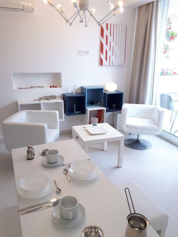 Alto And Apartment *